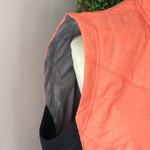 Under Armour vest - Picture 11 of 11